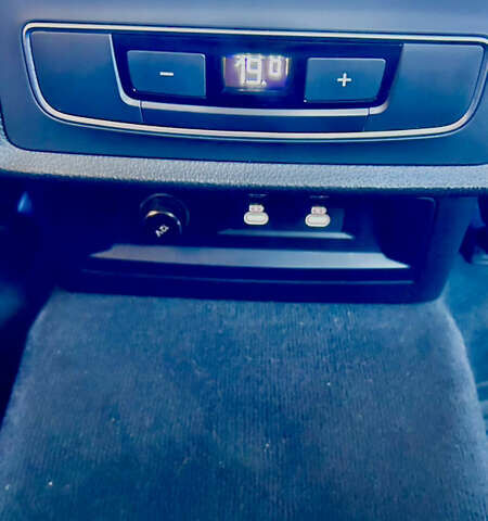 Білий Ауді Ку 7, об'ємом двигуна 1.98 л та пробігом 67 тис. км за 49700 $, фото 9 на Automoto.ua