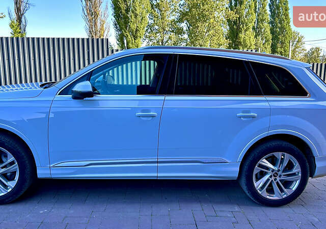 Белый Ауди Ку 7, объемом двигателя 2 л и пробегом 67 тыс. км за 58000 $, фото 18 на Automoto.ua