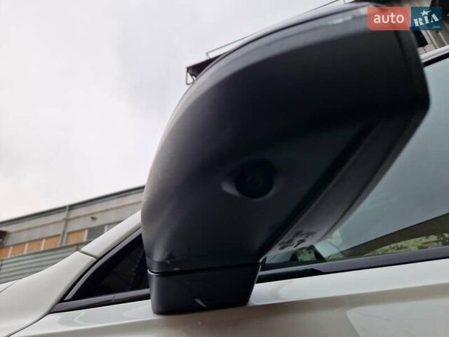 Белый Ауди Ку 7, объемом двигателя 3 л и пробегом 84 тыс. км за 73900 $, фото 26 на Automoto.ua