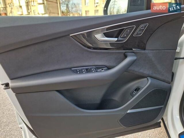 Білий Ауді Ку 7, об'ємом двигуна 3 л та пробігом 84 тис. км за 74900 $, фото 17 на Automoto.ua