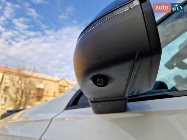 Білий Ауді Ку 7, об'ємом двигуна 3 л та пробігом 84 тис. км за 74900 $, фото 13 на Automoto.ua