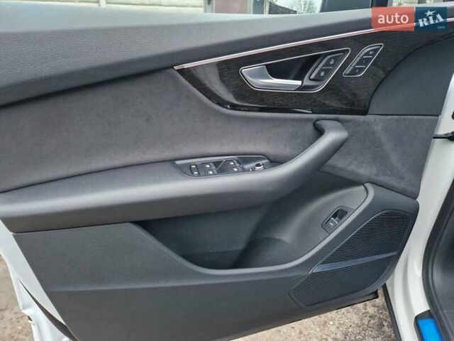 Белый Ауди Ку 7, объемом двигателя 3 л и пробегом 84 тыс. км за 73900 $, фото 32 на Automoto.ua