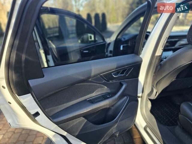 Белый Ауди Ку 7, объемом двигателя 1.98 л и пробегом 52 тыс. км за 48000 $, фото 59 на Automoto.ua