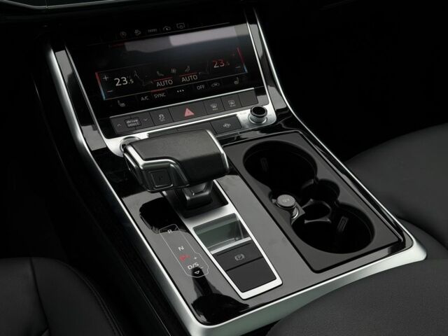 Белый Ауди Ку 7, объемом двигателя 3 л и пробегом 47 тыс. км за 53900 $, фото 17 на Automoto.ua