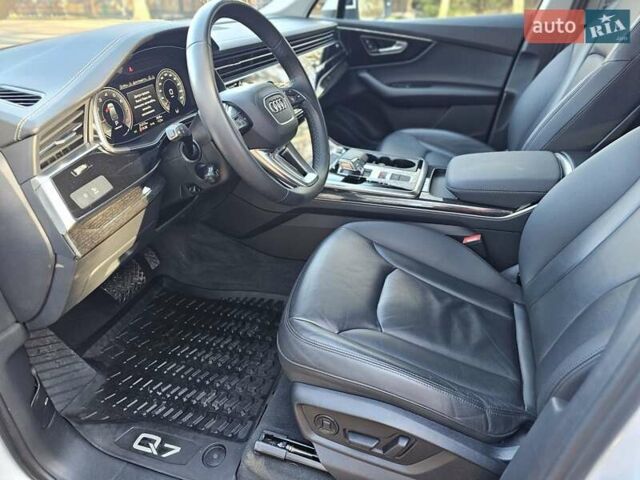 Белый Ауди Ку 7, объемом двигателя 1.98 л и пробегом 52 тыс. км за 48000 $, фото 55 на Automoto.ua