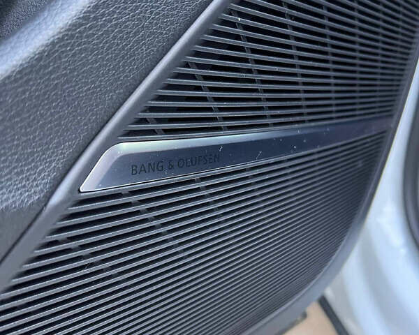 Белый Ауди Ку 7, объемом двигателя 3 л и пробегом 30 тыс. км за 63695 $, фото 20 на Automoto.ua