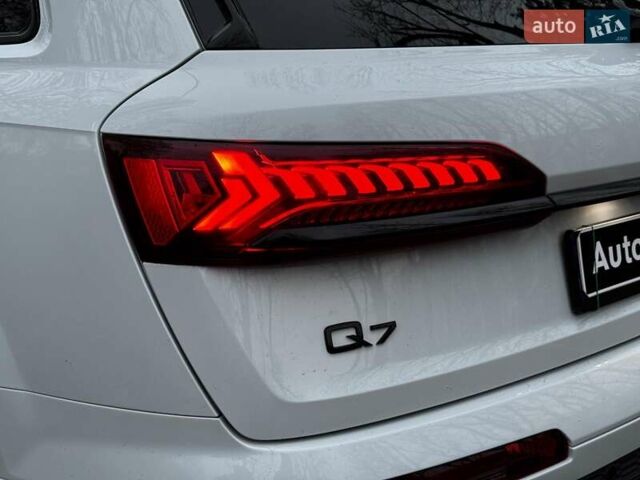 Білий Ауді Ку 7, об'ємом двигуна 3 л та пробігом 41 тис. км за 58990 $, фото 15 на Automoto.ua