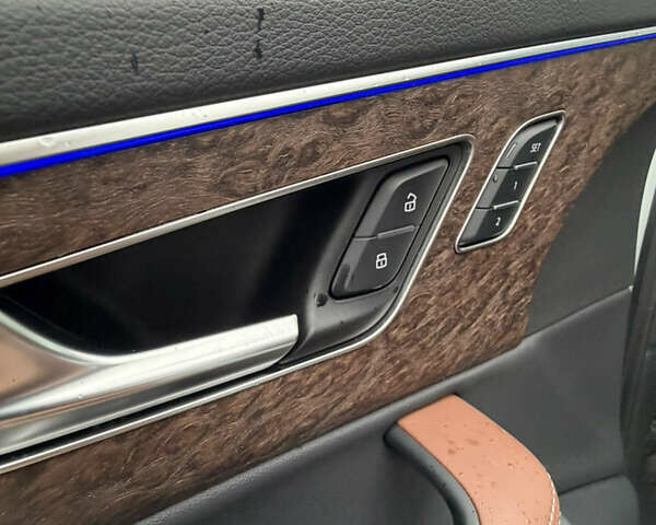 Белый Ауди Ку 7, объемом двигателя 3 л и пробегом 30 тыс. км за 75000 $, фото 27 на Automoto.ua