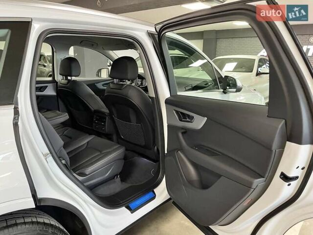 Белый Ауди Ку 7, объемом двигателя 2 л и пробегом 1 тыс. км за 67700 $, фото 36 на Automoto.ua