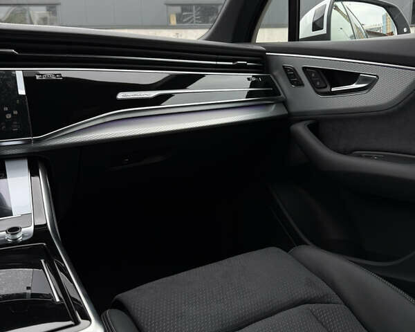 Білий Ауді Ку 7, об'ємом двигуна 2 л та пробігом 1 тис. км за 79999 $, фото 25 на Automoto.ua