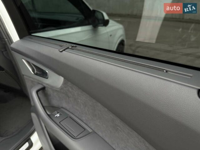 Білий Ауді Ку 7, об'ємом двигуна 2 л та пробігом 1 тис. км за 79999 $, фото 39 на Automoto.ua