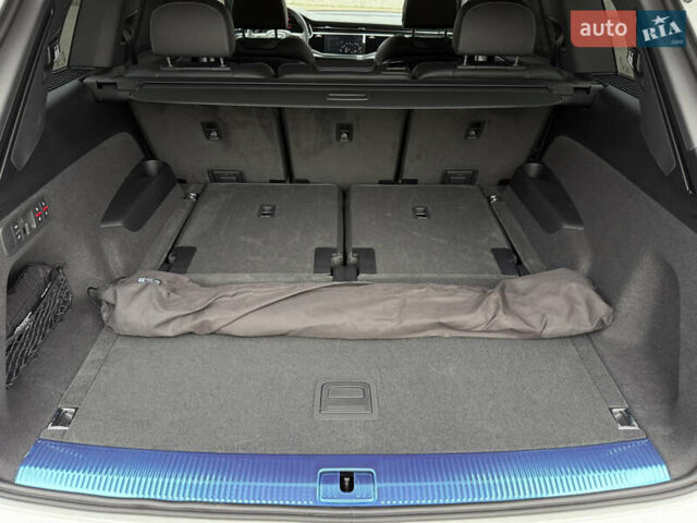 Білий Ауді Ку 7, об'ємом двигуна 2 л та пробігом 1 тис. км за 79999 $, фото 42 на Automoto.ua