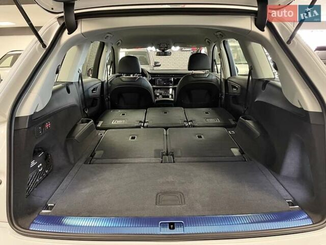 Белый Ауди Ку 7, объемом двигателя 2 л и пробегом 1 тыс. км за 67700 $, фото 25 на Automoto.ua