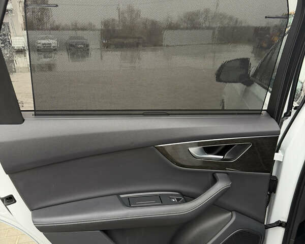 Білий Ауді Ку 7, об'ємом двигуна 3 л та пробігом 1 тис. км за 80000 $, фото 27 на Automoto.ua