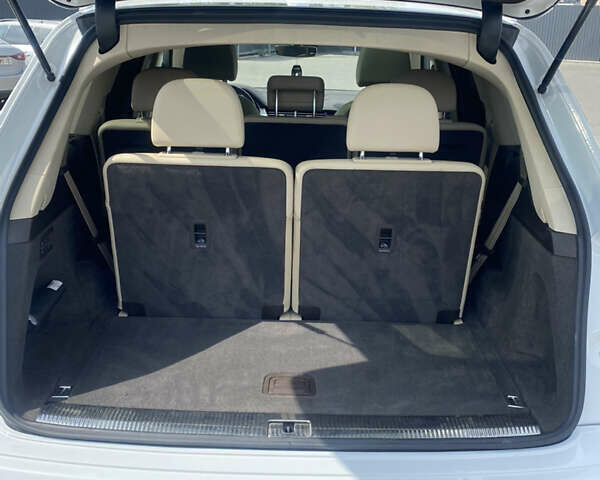 Ауді Ку 7 2017 у Рівному на Automoto.ua Бежевий Ауді Ку 7, об'ємом двигуна 2 л та пробігом 215 тис. км за 21500 $, фото 13 на Automoto.ua