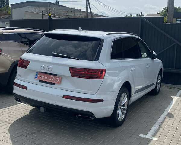 Ауді Ку 7 2017 у Рівному на Automoto.ua Бежевий Ауді Ку 7, об'ємом двигуна 2 л та пробігом 215 тис. км за 21500 $, фото 5 на Automoto.ua