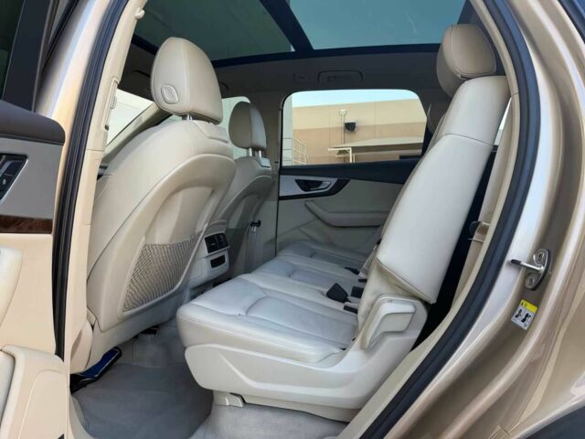 Бежевый Ауди Ку 7, объемом двигателя 2 л и пробегом 37 тыс. км за 18600 $, фото 13 на Automoto.ua