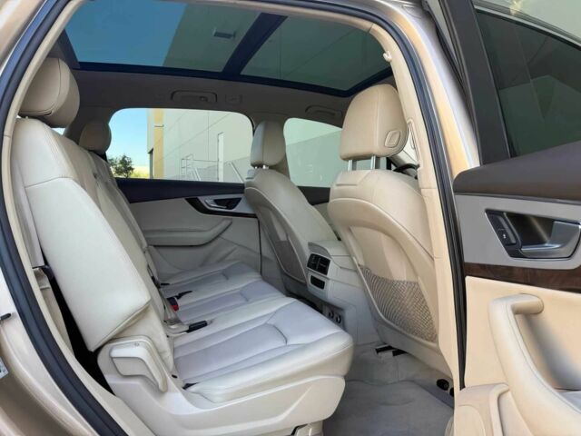 Бежевый Ауди Ку 7, объемом двигателя 2 л и пробегом 37 тыс. км за 18600 $, фото 12 на Automoto.ua