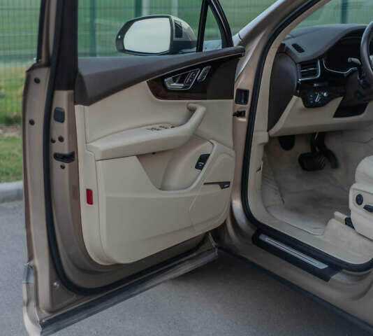 Бежевый Ауди Ку 7, объемом двигателя 3 л и пробегом 70 тыс. км за 36800 $, фото 15 на Automoto.ua