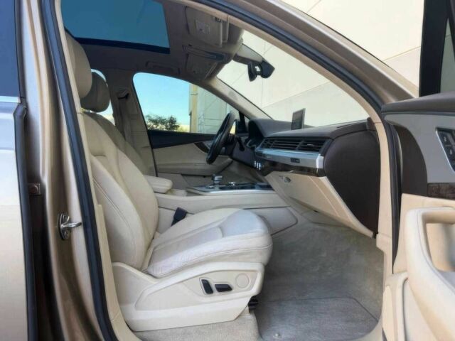 Бежевый Ауди Ку 7, объемом двигателя 2 л и пробегом 37 тыс. км за 18600 $, фото 8 на Automoto.ua