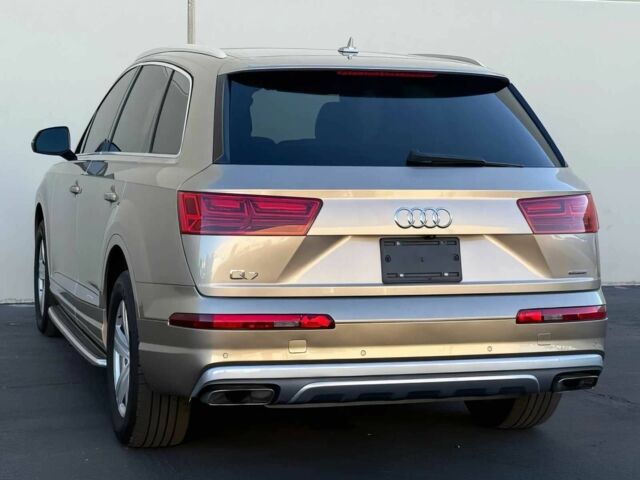 Бежевый Ауди Ку 7, объемом двигателя 2 л и пробегом 37 тыс. км за 18600 $, фото 4 на Automoto.ua