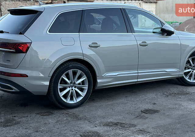 Бежевый Ауди Ку 7, объемом двигателя 3 л и пробегом 31 тыс. км за 48000 $, фото 2 на Automoto.ua