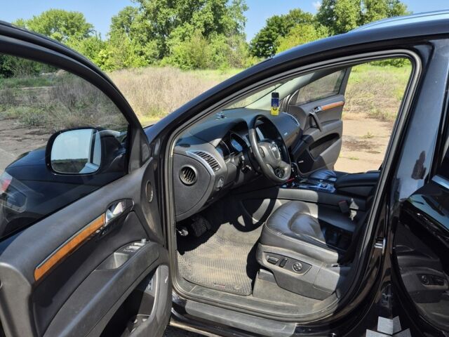 Черный Ауди Ку 7, объемом двигателя 3.6 л и пробегом 214 тыс. км за 9000 $, фото 2 на Automoto.ua