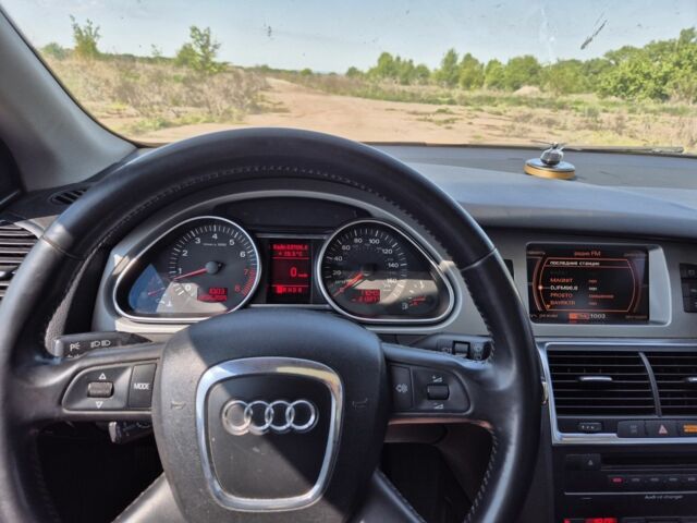 Черный Ауди Ку 7, объемом двигателя 3.6 л и пробегом 214 тыс. км за 9000 $, фото 1 на Automoto.ua