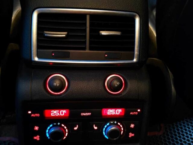 Черный Ауди Ку 7, объемом двигателя 4.2 л и пробегом 230 тыс. км за 8000 $, фото 20 на Automoto.ua