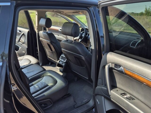 Черный Ауди Ку 7, объемом двигателя 3.6 л и пробегом 214 тыс. км за 9000 $, фото 4 на Automoto.ua