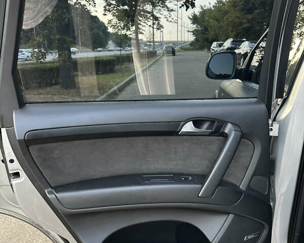 Черный Ауди Ку 7, объемом двигателя 4.16 л и пробегом 159 тыс. км за 11500 $, фото 11 на Automoto.ua