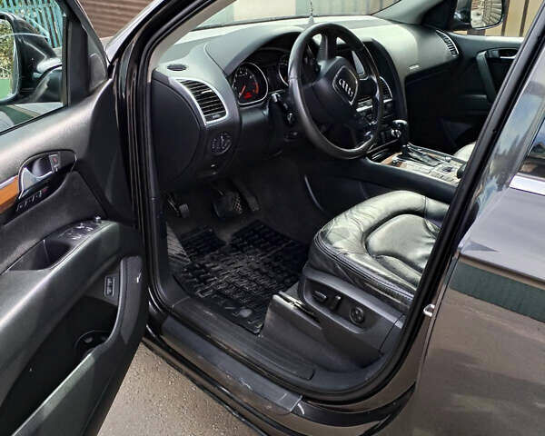 Черный Ауди Ку 7, объемом двигателя 4.16 л и пробегом 339 тыс. км за 9900 $, фото 5 на Automoto.ua