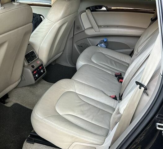 Черный Ауди Ку 7, объемом двигателя 3 л и пробегом 291 тыс. км за 2750 $, фото 6 на Automoto.ua