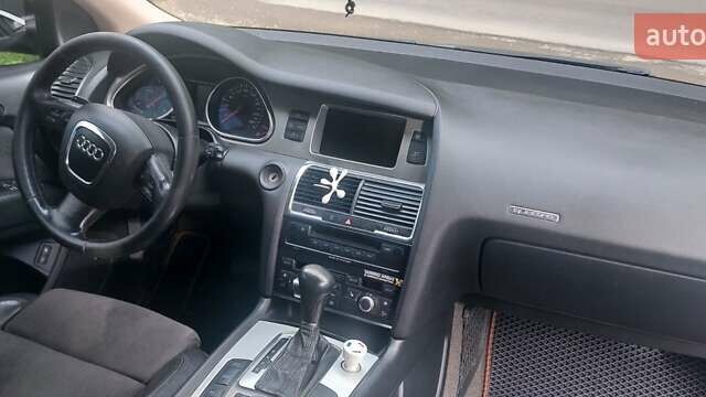 Черный Ауди Ку 7, объемом двигателя 3 л и пробегом 355 тыс. км за 10700 $, фото 5 на Automoto.ua