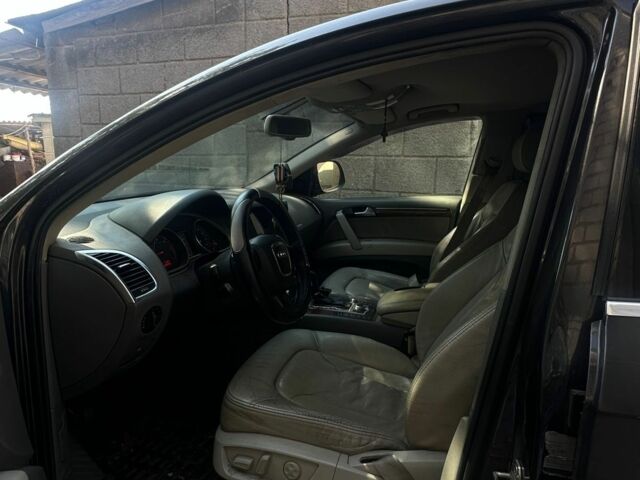 Чорний Ауді Ку 7, об'ємом двигуна 3 л та пробігом 381 тис. км за 5906 $, фото 13 на Automoto.ua