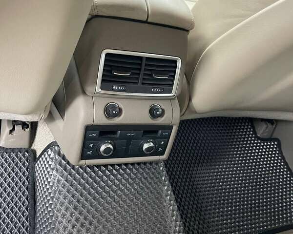 Чорний Ауді Ку 7, об'ємом двигуна 4.2 л та пробігом 156 тис. км за 10500 $, фото 12 на Automoto.ua