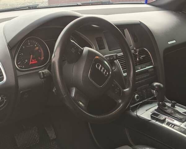 Черный Ауди Ку 7, объемом двигателя 3 л и пробегом 340 тыс. км за 10100 $, фото 5 на Automoto.ua