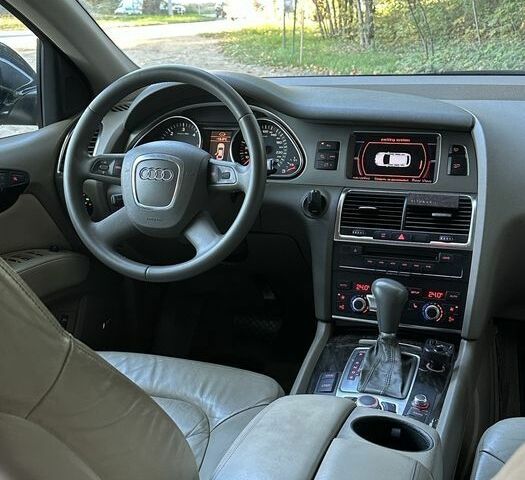 Черный Ауди Ку 7, объемом двигателя 3 л и пробегом 291 тыс. км за 2750 $, фото 3 на Automoto.ua