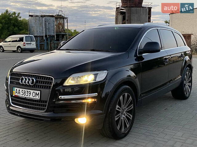 Черный Ауди Ку 7, объемом двигателя 4.2 л и пробегом 300 тыс. км за 7999 $, фото 1 на Automoto.ua