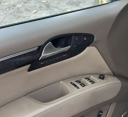 Черный Ауди Ку 7, объемом двигателя 3 л и пробегом 291 тыс. км за 2750 $, фото 5 на Automoto.ua