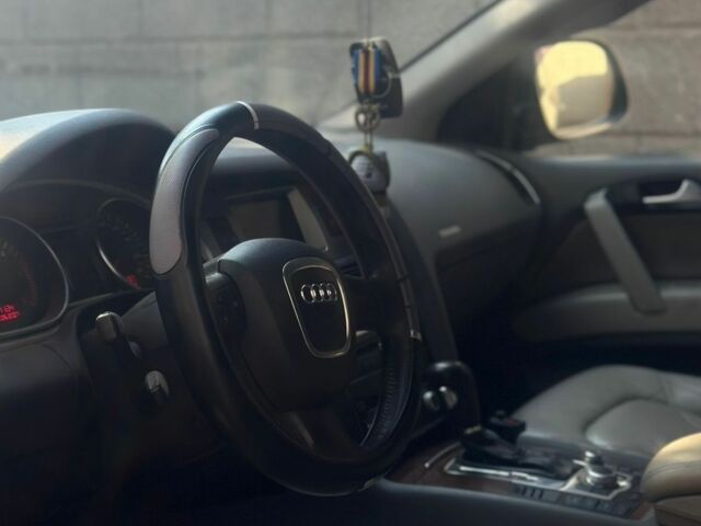 Чорний Ауді Ку 7, об'ємом двигуна 3 л та пробігом 381 тис. км за 5906 $, фото 10 на Automoto.ua