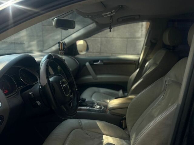 Чорний Ауді Ку 7, об'ємом двигуна 3 л та пробігом 381 тис. км за 5906 $, фото 8 на Automoto.ua