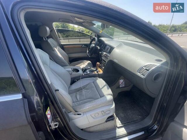 Черный Ауди Ку 7, объемом двигателя 2.97 л и пробегом 318 тыс. км за 10500 $, фото 4 на Automoto.ua