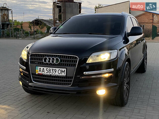 Черный Ауди Ку 7, объемом двигателя 4.2 л и пробегом 300 тыс. км за 7999 $, фото 2 на Automoto.ua