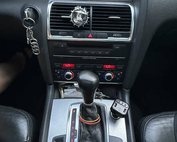 Черный Ауди Ку 7, объемом двигателя 3 л и пробегом 245 тыс. км за 14500 $, фото 6 на Automoto.ua