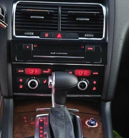 Черный Ауди Ку 7, объемом двигателя 2.97 л и пробегом 320 тыс. км за 11000 $, фото 8 на Automoto.ua