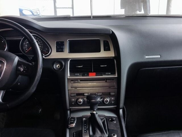 Черный Ауди Ку 7, объемом двигателя 3 л и пробегом 285 тыс. км за 12000 $, фото 11 на Automoto.ua