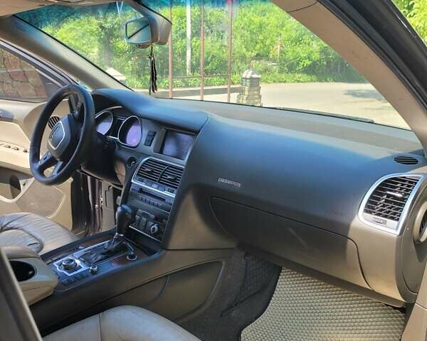 Чорний Ауді Ку 7, об'ємом двигуна 4.2 л та пробігом 300 тис. км за 7200 $, фото 6 на Automoto.ua