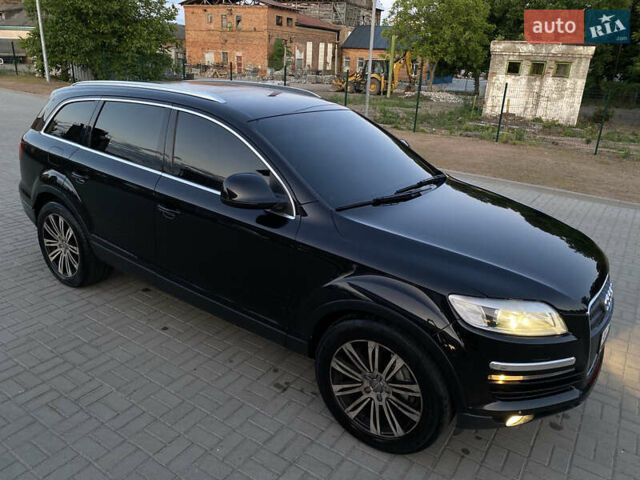 Черный Ауди Ку 7, объемом двигателя 4.2 л и пробегом 300 тыс. км за 7999 $, фото 12 на Automoto.ua
