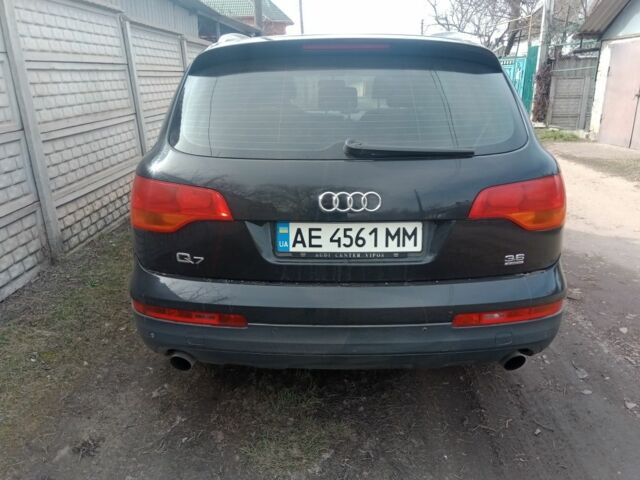 Черный Ауди Ку 7, объемом двигателя 3.6 л и пробегом 213 тыс. км за 11000 $, фото 2 на Automoto.ua